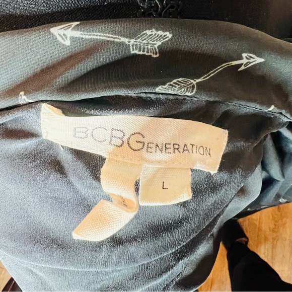 BCBG Generation Grey Arrow Dress Large - Picture 10 of 10